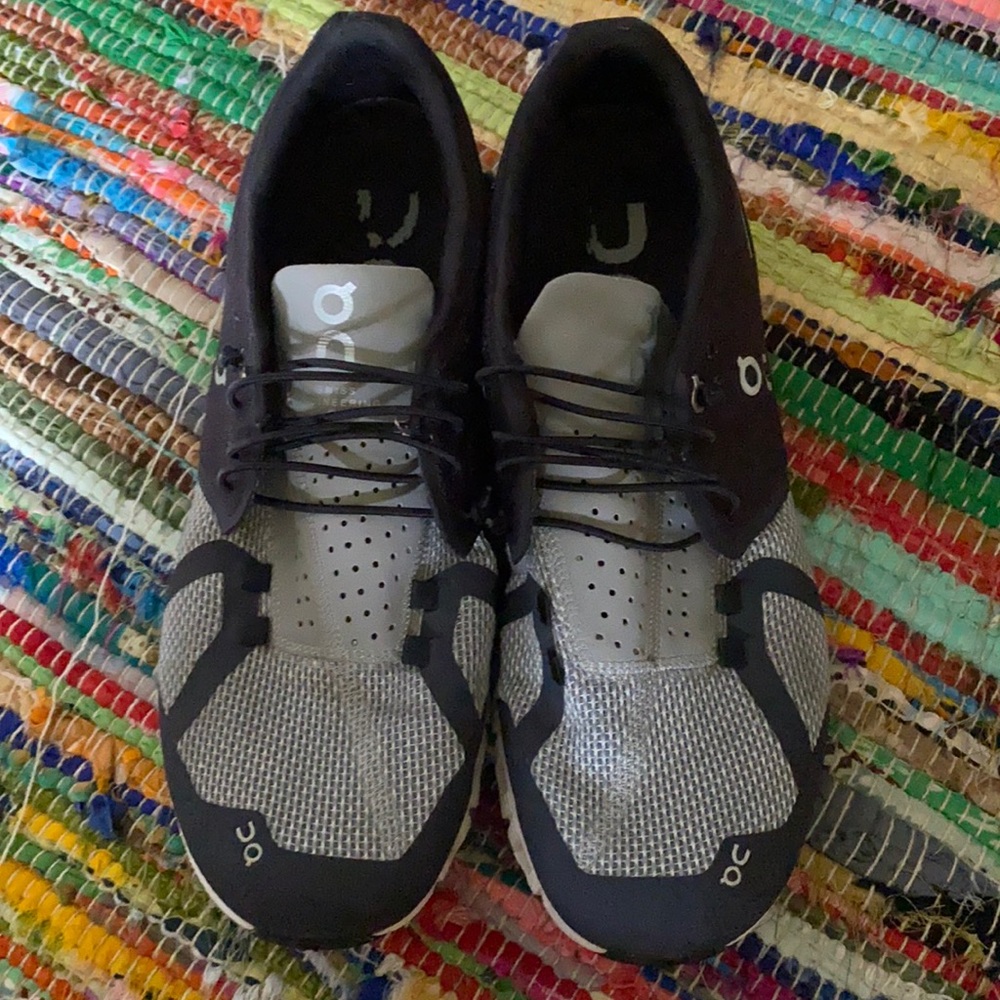 Men’s Blue OnCloud Tennis Shoes Size 9M